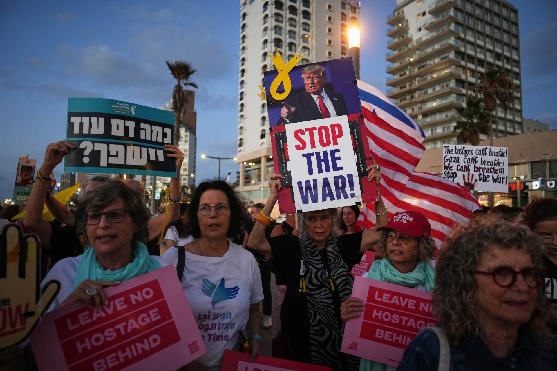 Příbuzní rukojmích píší Trumpovi, aby prosadil mírový plán pro Pásmu Gazy