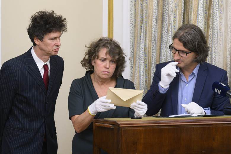 Archiváři před přečtením Masarykových slov krátce prověří pravost rukopisu