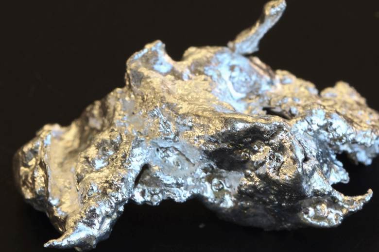 Cena stříbra se dostala nad 50 dolarů za unci, zdolala rekord z roku 1980 Cena stříbra se dostala nad 50 dolarů za unci, zdolala rekord z roku 1980