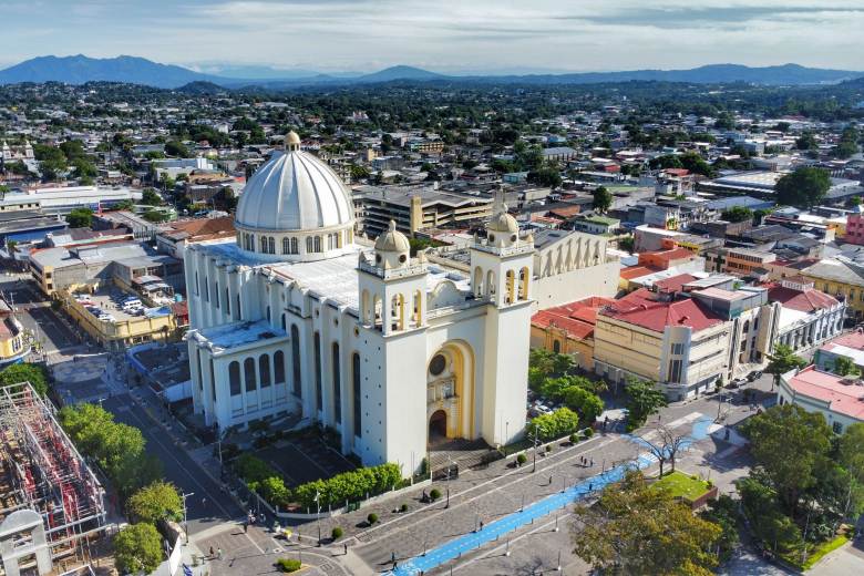 BBC Mundo: Bitcoin už v Salvadoru nebude oficiální měnou, schválil parlament