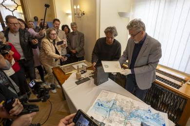 Sloup Nejsvětější Trojice v Olomouci skrýval schránku s poselstvím z roku 2001