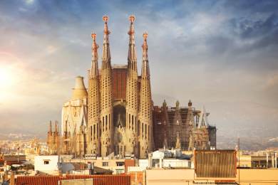 Barcelonský chrám Sagrada Família má nejvyšší kostelní věž na světě