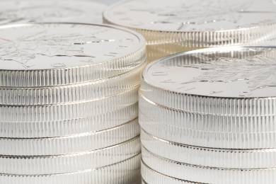 Cena stříbra dnes poprvé překonala hranici 80 USD za unci