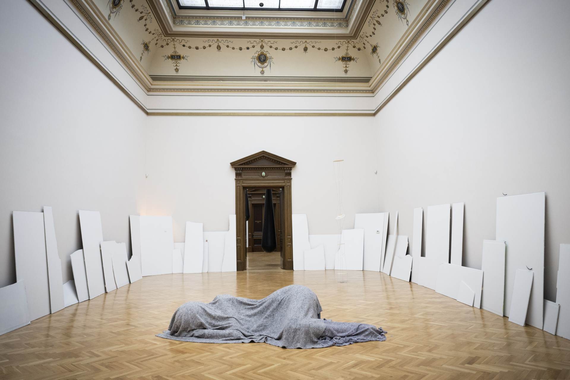 Průřez dílem Kateřiny Vincourové v Galerii Rudolfinum má název Skin Care