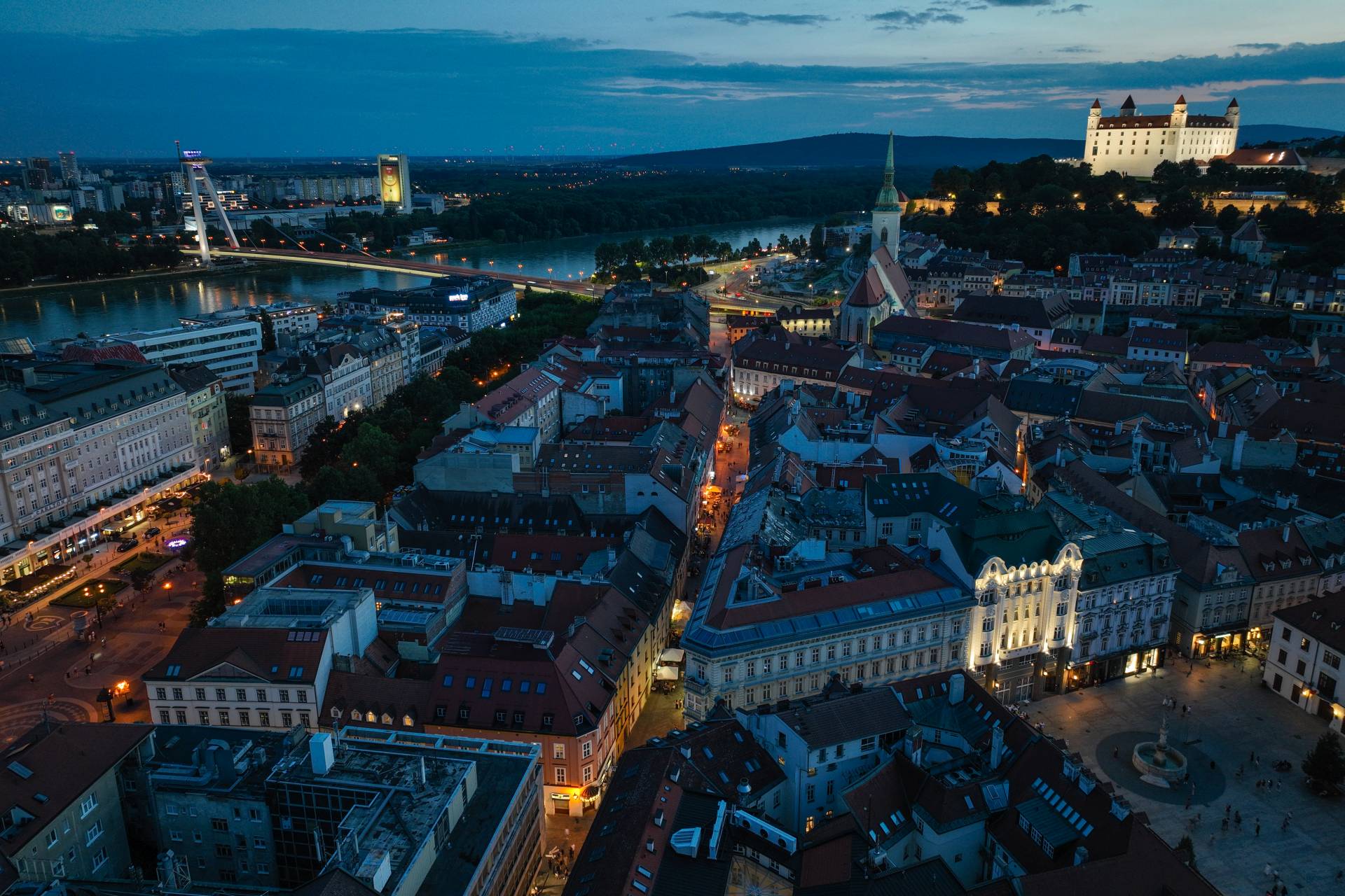  Slovensko Ukrajina Rusko diplomacie vláda boje 