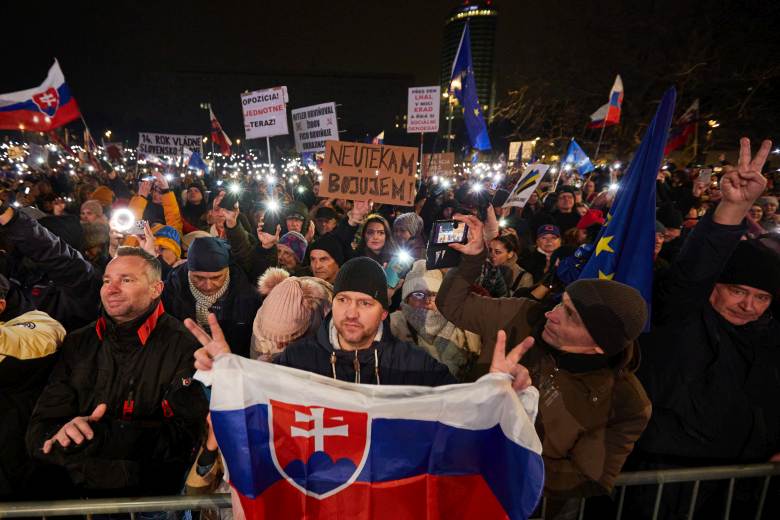 Slováci opět demonstrovali za proevropské směřování země, kritizovali Fica