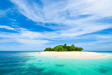 AP: Podvodníci v USA z covidové pomoci kupovali šperky, auta i soukromý ostrov