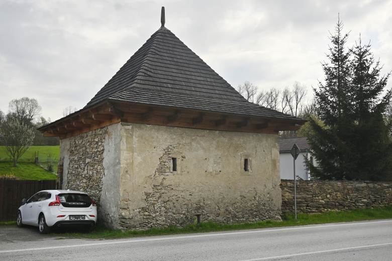 Oprava fasád historického špýcharu by na Jihlavsku mohla skončit za rok