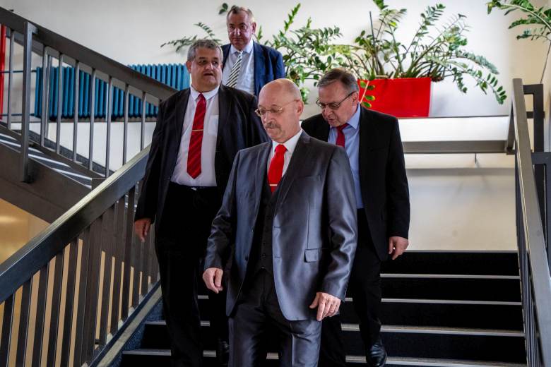 ANO míří k volebnímu triumfu, Motoristé prošli do Sněmovny, Stačilo! ne