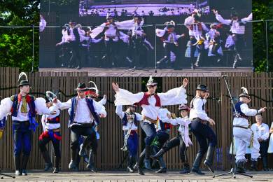 I přes velké horko se ve Strážnici na festivalu utkali tanečníci verbuňku