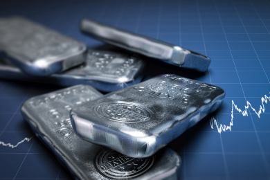 Cena stříbra pro okamžité dodání je na rekordu, přesáhla 61 dolarů za unci