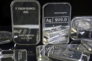 Cena stříbra poprvé překročila 100 USD za unci, zlato je blízko 5000 USD za unci