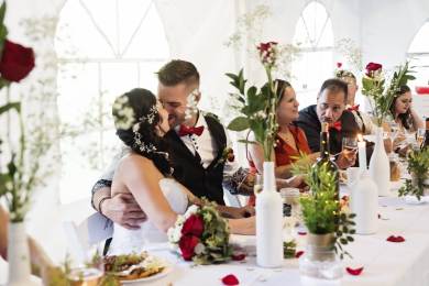 Češi preferují jednoduchou svatební výzdobu, častější jsou veganské pokrmy