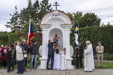 Do kapličky v Plané nad Lužnicí se po letech vrátila socha svaté Barbory