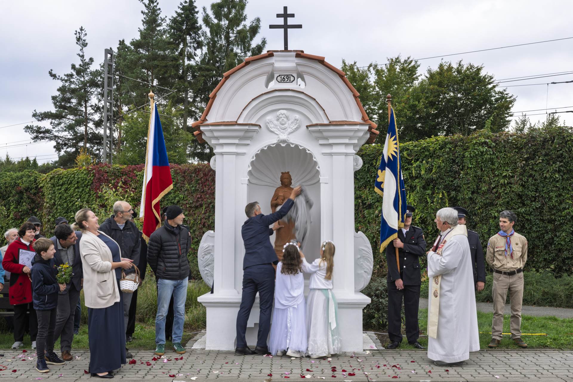 Do kapličky v Plané nad Lužnicí se po letech vrátila socha svaté Barbory