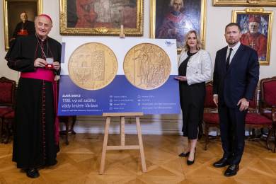 Nová mince o hodnotě 10.000 Kč připomíná vládu knížete Václava Nová mince o hodnotě 10.000 Kč připomíná vládu knížete Václava