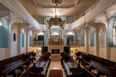 Židovské muzeum v Praze vrátilo Řecku 39 textilií z tamních synagog