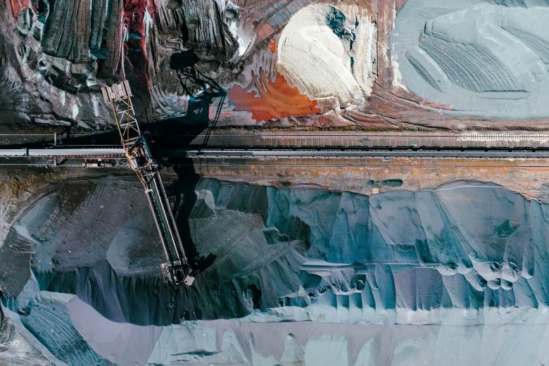 Brusel zmobilizuje až tři miliardy eur do projektů těžby a zpracování surovin