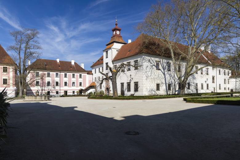 Jihočeské památky lákají na adventní prohlídky a vánoční programy