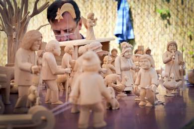 Třešťské Dřevořezání má letos rekordní účast 62 řezbářů