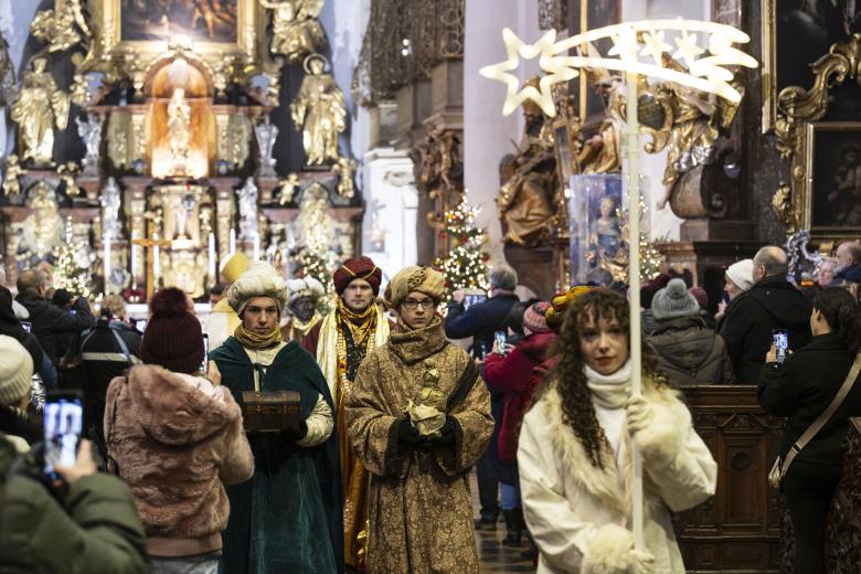 Tříkrálový průvod s velbloudy prošel centrem Prahy