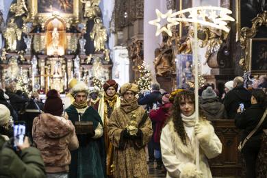 Tříkrálový průvod s velbloudy prošel centrem Prahy