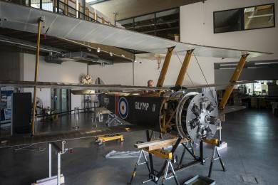 V leteckém muzeum v M.Boleslavi vrcholí práce na replice anglického trojplošníku