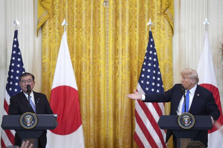 Trump přijal japonského premiéra, shodli se na srovnání obchodní bilance