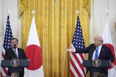 Trump přijal japonského premiéra, shodli se na srovnání obchodní bilance