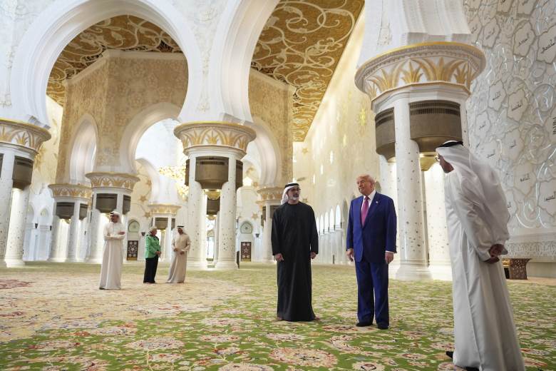 Trump oznámil dohody mezi USA a Spojenými arabskými emiráty za 200 miliard USD