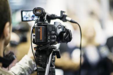 ČR vláda média zákon Česká_televize Český_rozhlas