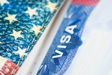 Trumpův poplatek 100.000 USD za víza pro specialisty je nelegální, rozhodl soud