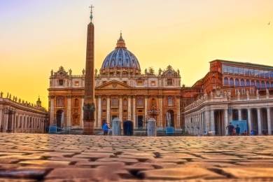 Smlouvu ČR s Vatikánem má podle senátního výboru přezkoumat Ústavní soud