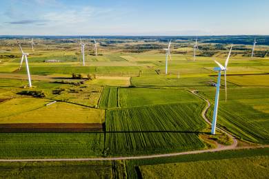 Senát schválil zavedení oblastí pro snazší vznik solárních a větrných zdrojů