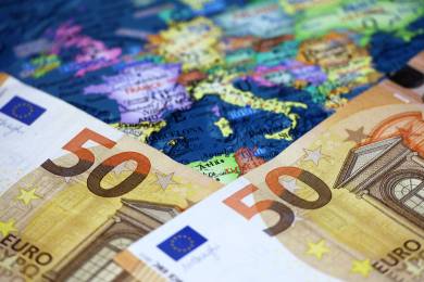 S&P Global: Růst aktivity v soukromém sektoru v eurozóně v březnu zpomalil