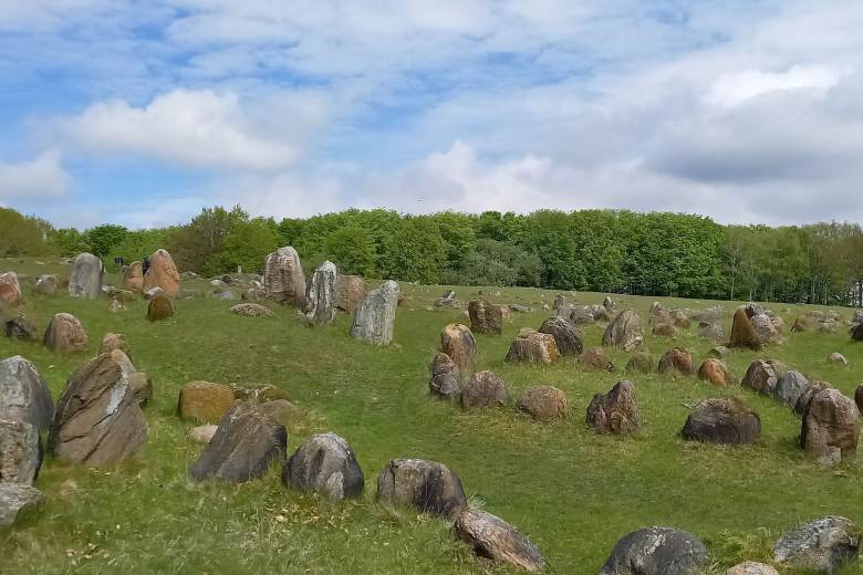 V Dánsku objevili dělníci na 30 zdobených vikingských hrobů z desátého století