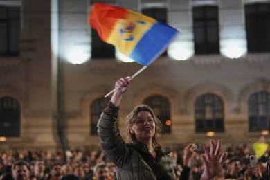 Prezidentské volby v Rumunsku vyhrál proevropský primátor Bukurešti, píše AFP