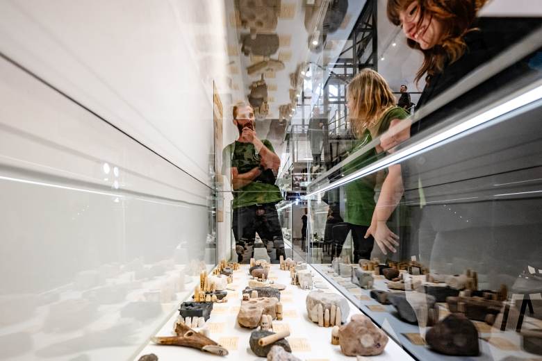 Archeopark Všestary v nové expozici představí pravěké čluny a kamenné sekery
