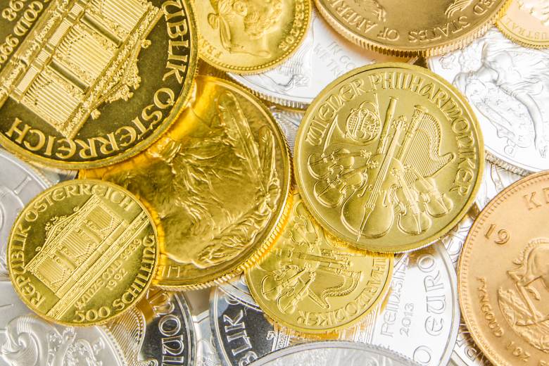 Zlato zdolalo další rekord, jeho cena přesáhla 3045 dolarů za troyskou unci Zlato zdolalo další rekord, jeho cena přesáhla 3045 dolarů za troyskou unci