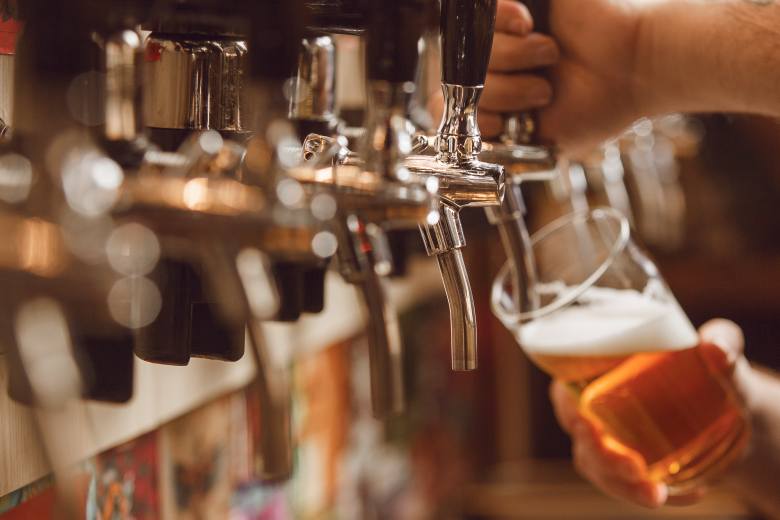 Pivovarníci chtějí snížit DPH na čepované pivo a zařadit sektor mezi strategické