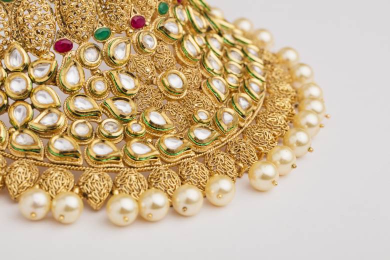 Finanční úřad zabavil zlaté šperky za čtyři mil. Kč firmě, která neodváděla DPH