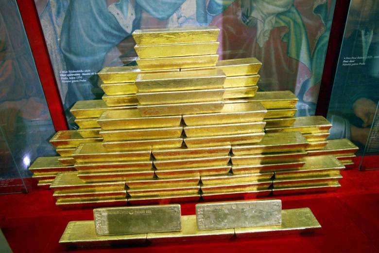 ČNB ve druhém čtvrtletí nakoupila 5,75 tuny zlata, v rezervách ho má 62 tun ČNB ve druhém čtvrtletí nakoupila 5,75 tuny zlata, v rezervách ho má 62 tun