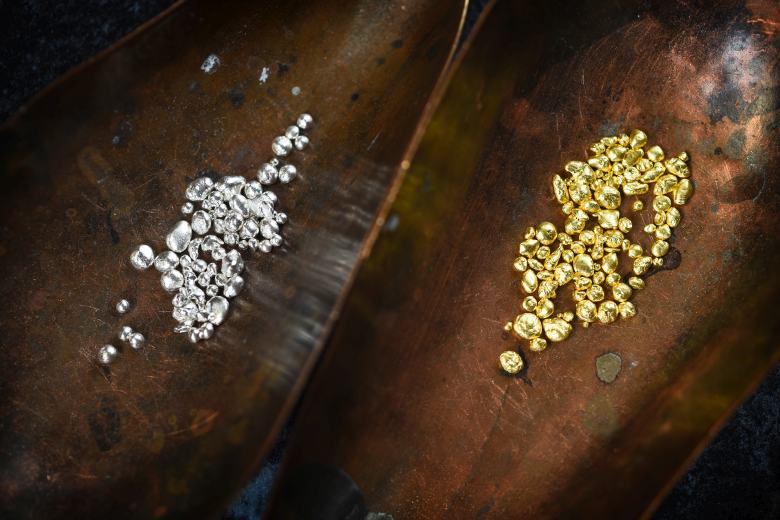 Zloději ve sběrně na Sokolovsku ukradli stříbro a zlato za milion Zloději ve sběrně na Sokolovsku ukradli stříbro a zlato za milion