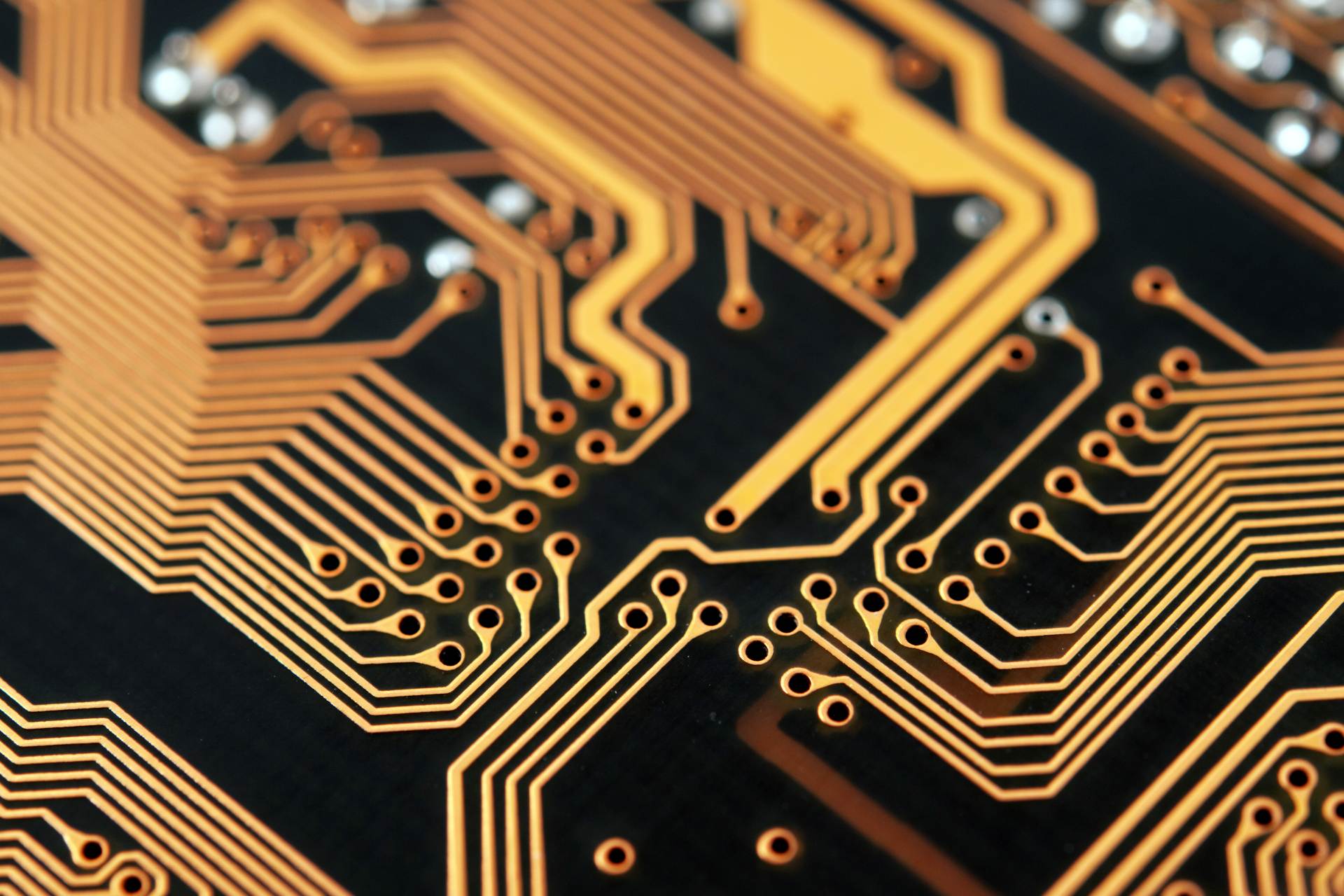 Britská mincovna chce získávat zlato z vysloužilé elektroniky